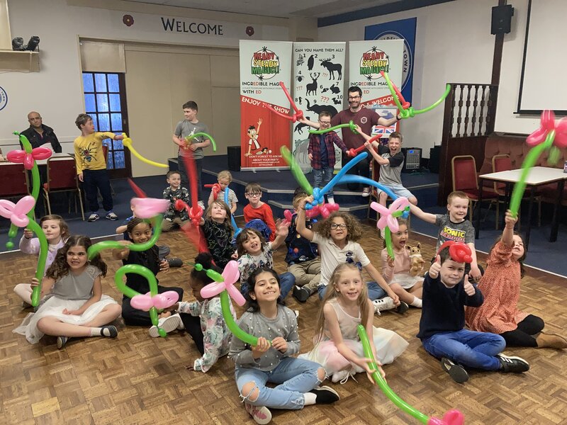 birthday-party-magician-800 childrens magician for birthday parties and events