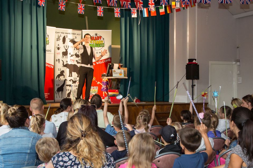incredible-family-magic-show incredible-family-magic-show